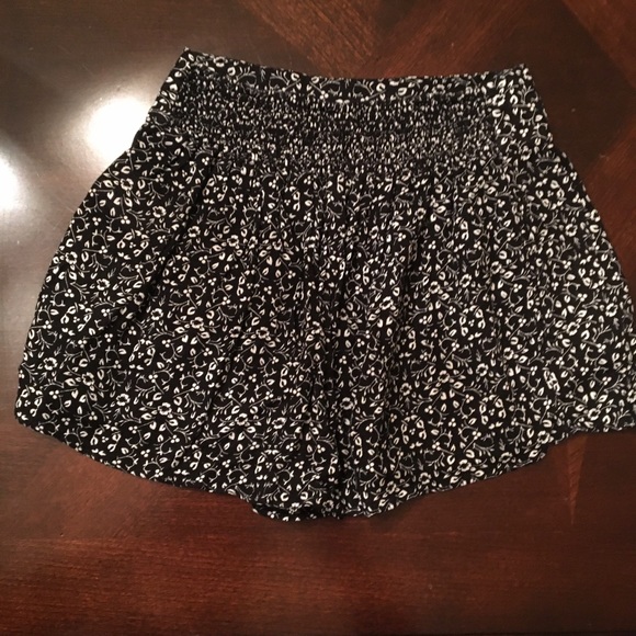 Skirt - Picture 2 of 6
